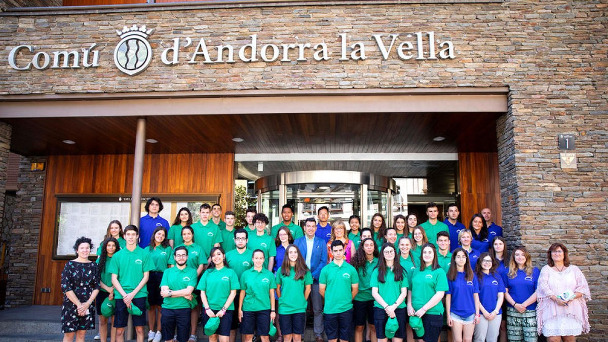 Els informadors turístics comencen a treballar