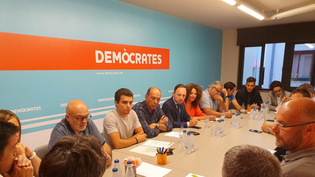 Govern limitarà els càrrecs de relació especial i apostarà pels andorrans