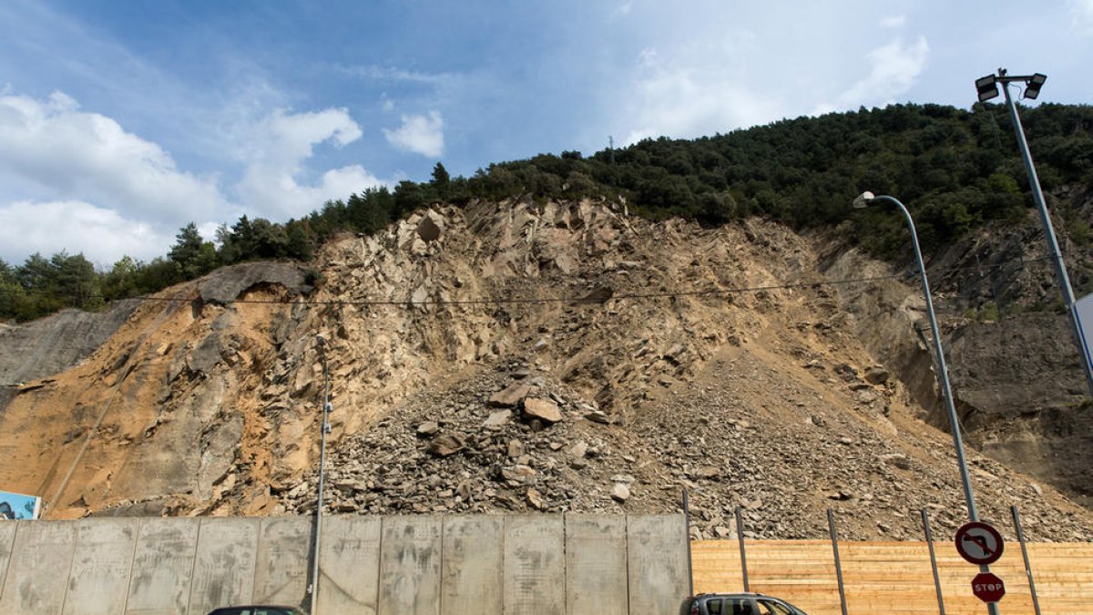 Semàfors de control al trànsit per a la zona de l'esllavissada