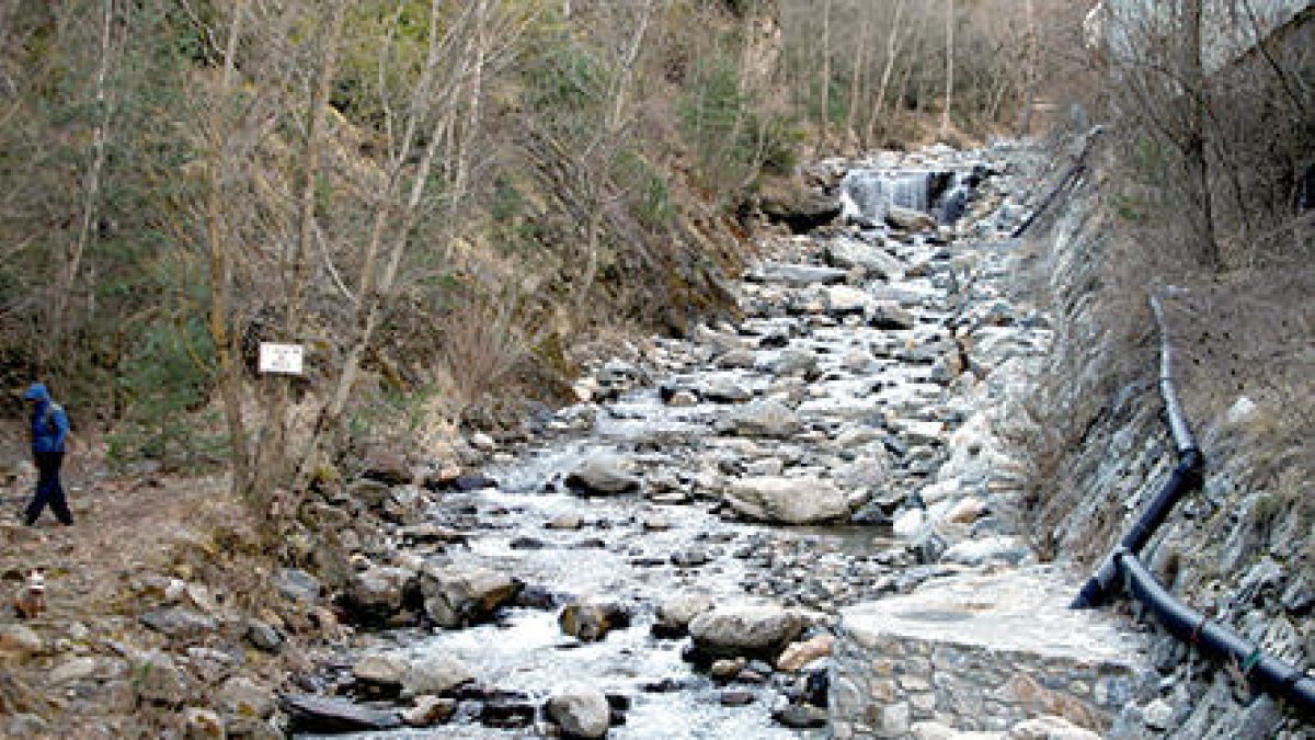 La minicentral hidroelèctrica d'Aixovall no entrarà en servei abans del 2021