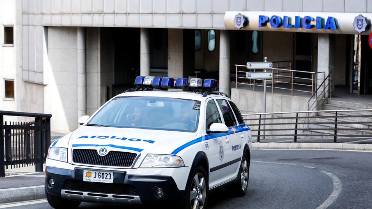 Un motorista s'entrega a la policia després de fugir d'un control a Sant Julià de Lòria