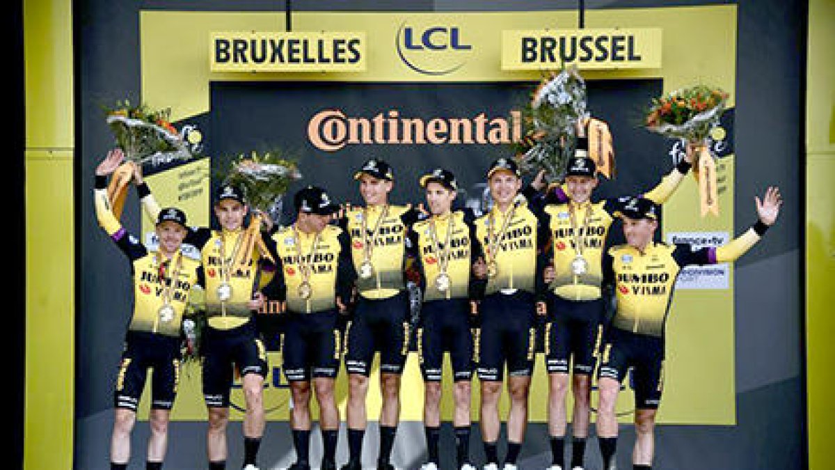 Jumbo Visma guanya la crono i manté Teunissen de groc