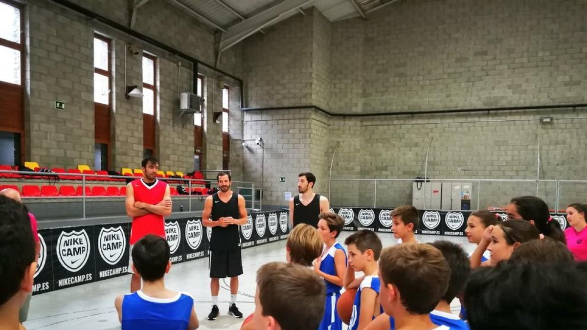 Pau Ribas i Pierre Oriola beneeixen l'arribada de Nikola Mirotic