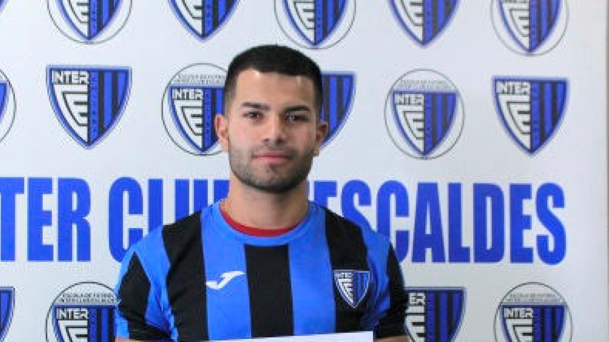 Andrés Bríñez reforça el centre del camp de l'Inter