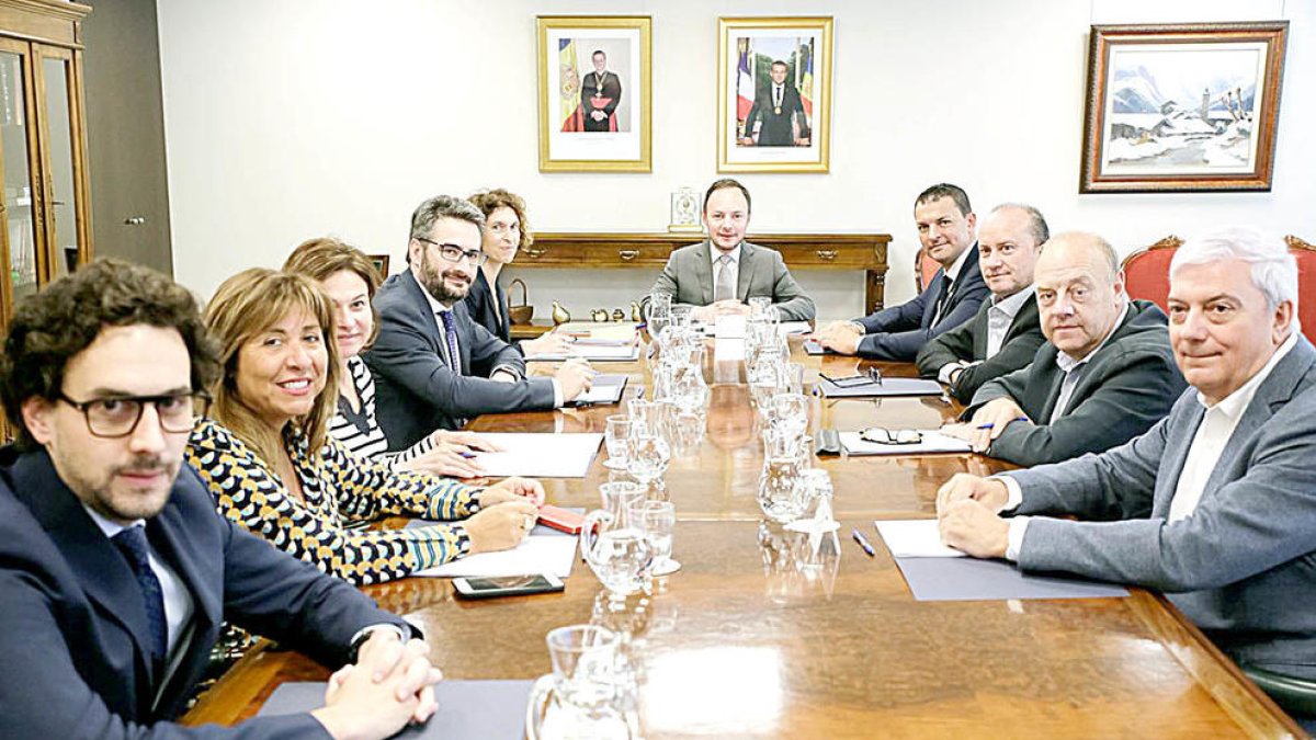 La CEA vol que es contractin empreses del país a la Cimera