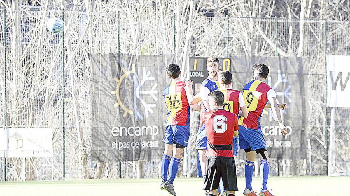 Reclamació de 5.354,59 euros a l'FC Andorra per infringir la Llei d'immigració