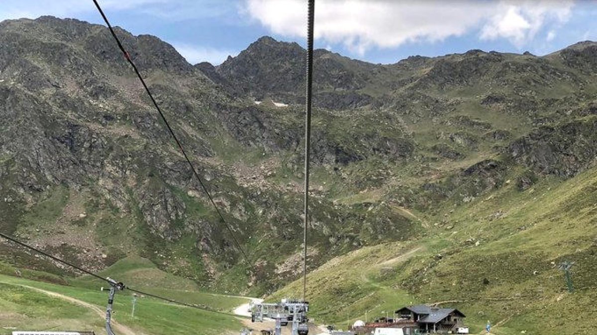 Uns 40.000 viatgers al telecabina Tristaina a l'estiu