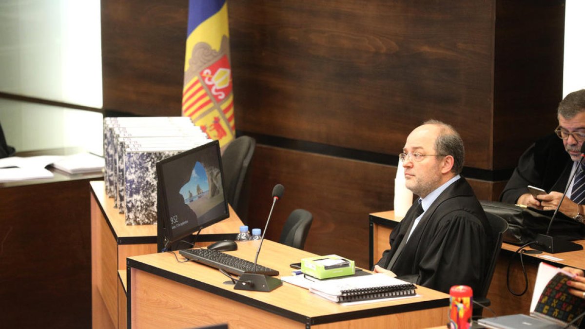 Els lletrats del 'cas BPA' fan pinya per apartar Alberca