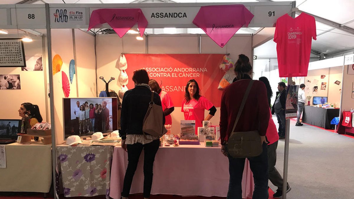 Recapten més de 8.000 euros pel càncer de mama