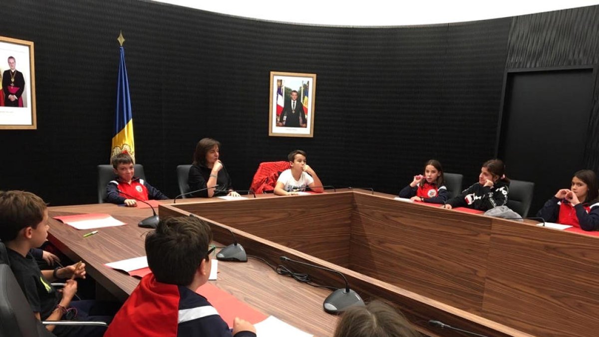 Alumnes de la Sagrada Família visiten el comú