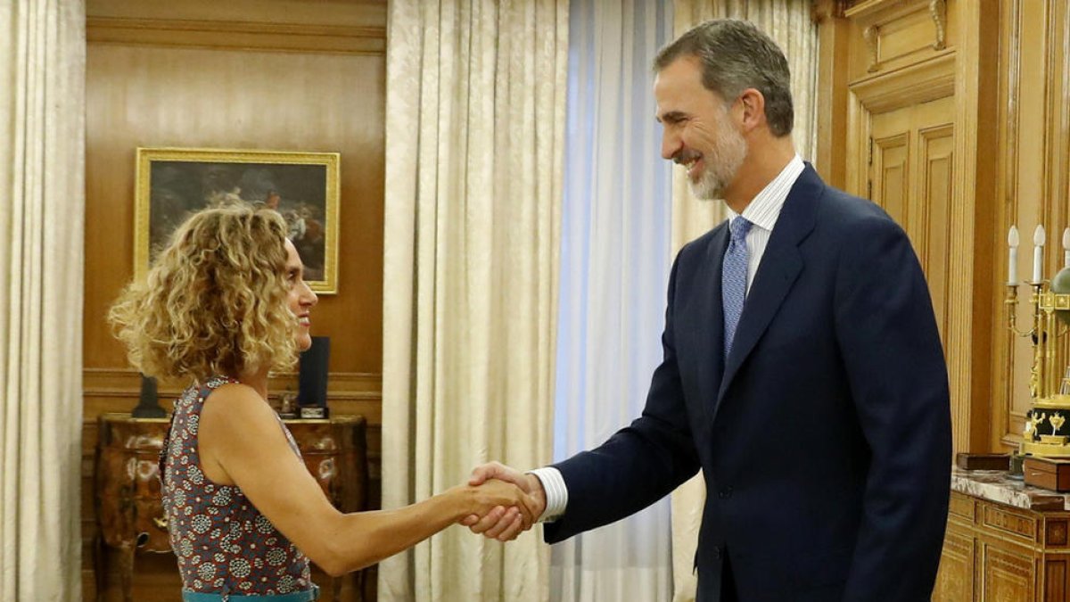 Felip VI no proposa cap candidat a la investidura i aboca el país als comicis