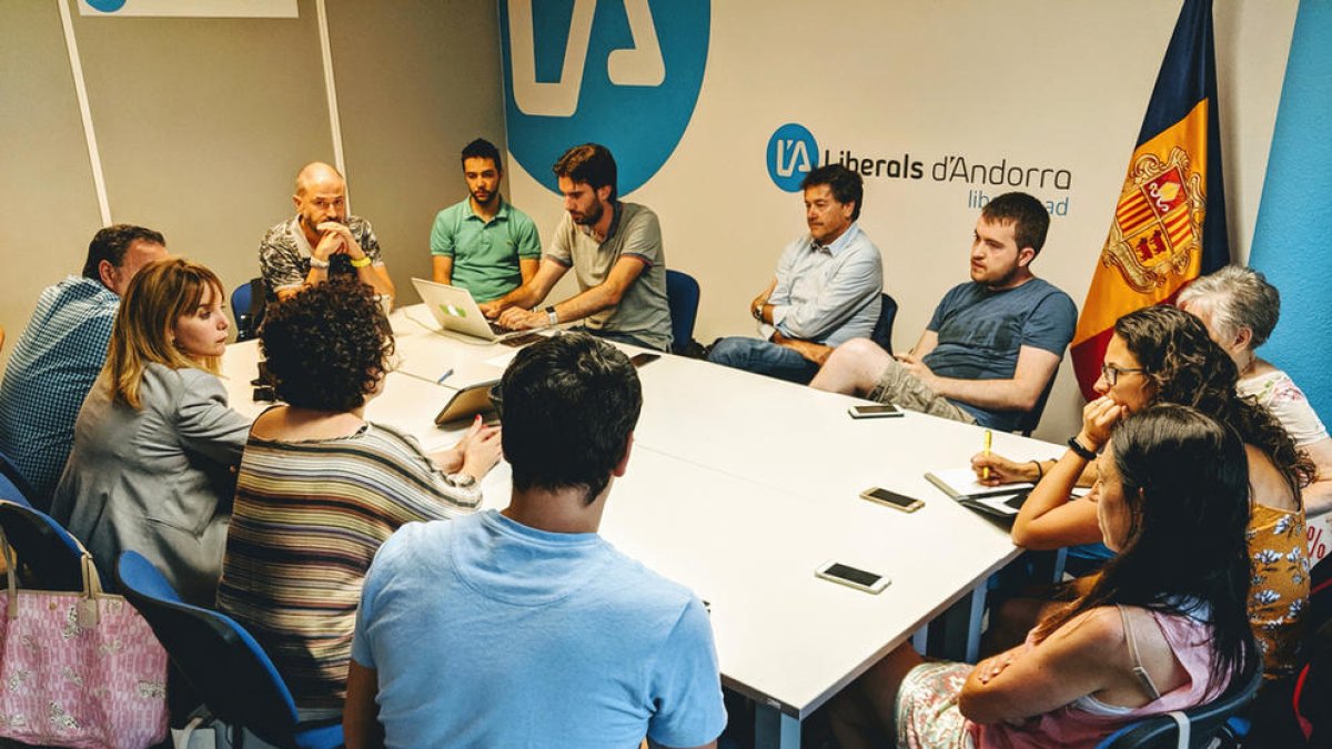 L'A crida els seus comitès a treballar en les comunals