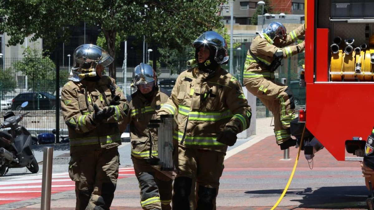 Tallada la CG1 per una taca de gasoil a la calçada