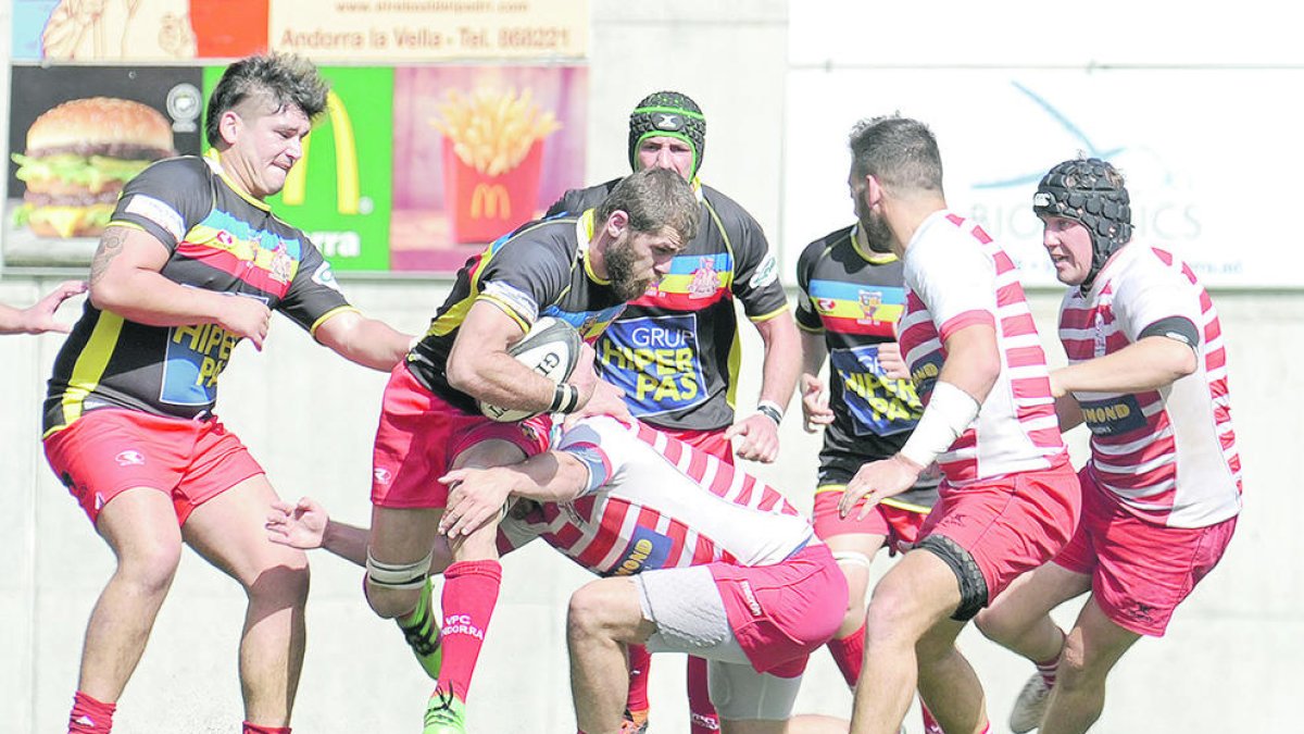 Indignació per l''exili'