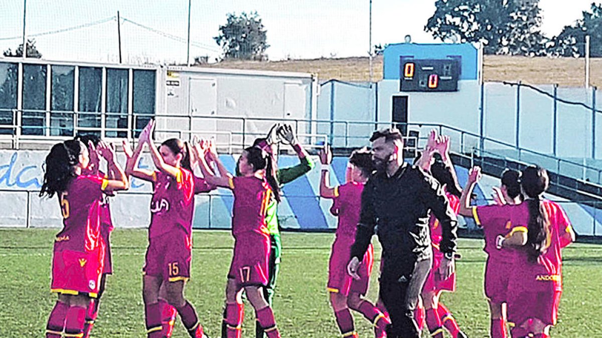 L'Enfaf CCA debuta amb golejada contra el Viladecans (6-1)