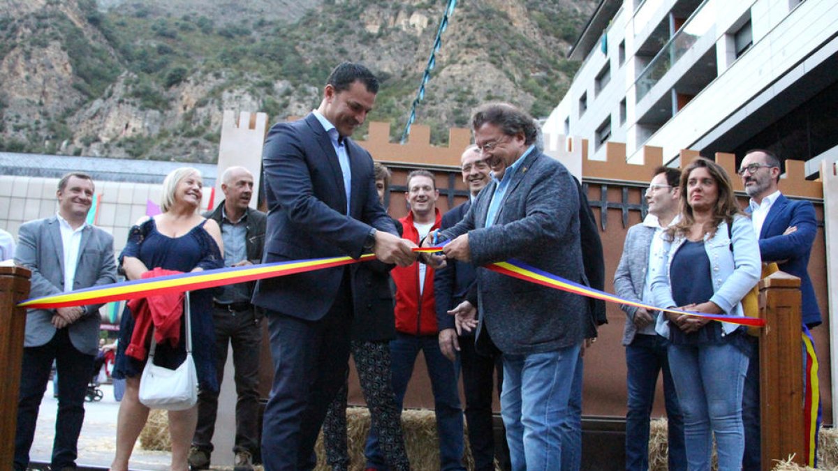La Fira Medieval s'inicia centrant-se en els infants