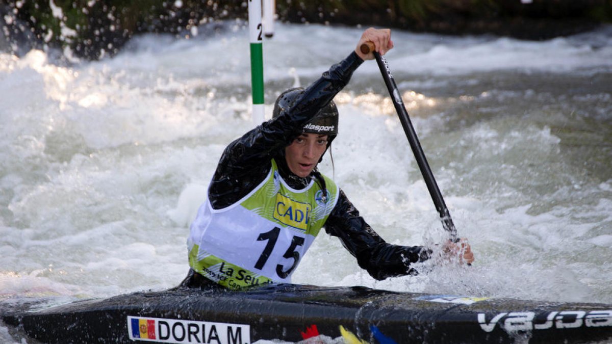 Mònica Dòria es refà i segella les 'semis' de canoa