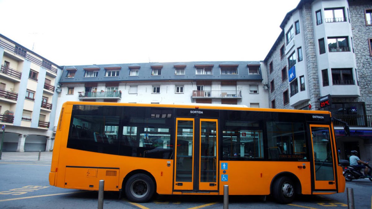 El comerç vol el bus de nou al centre històric