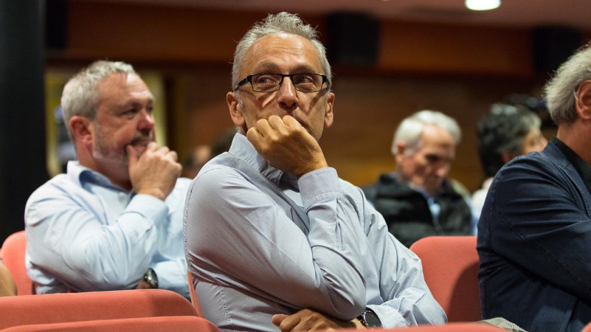 Impulsen una llista blanca per competir amb Camp