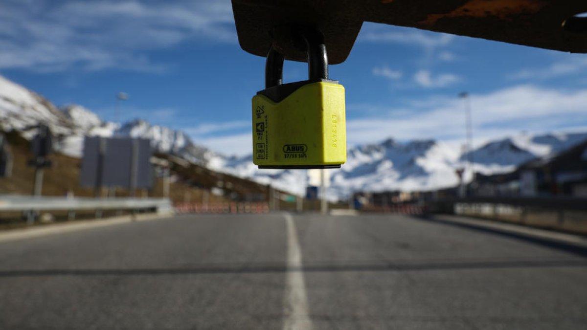 Els comerciants del Pas de la casa reben més ajuts pel tall de la RN-22