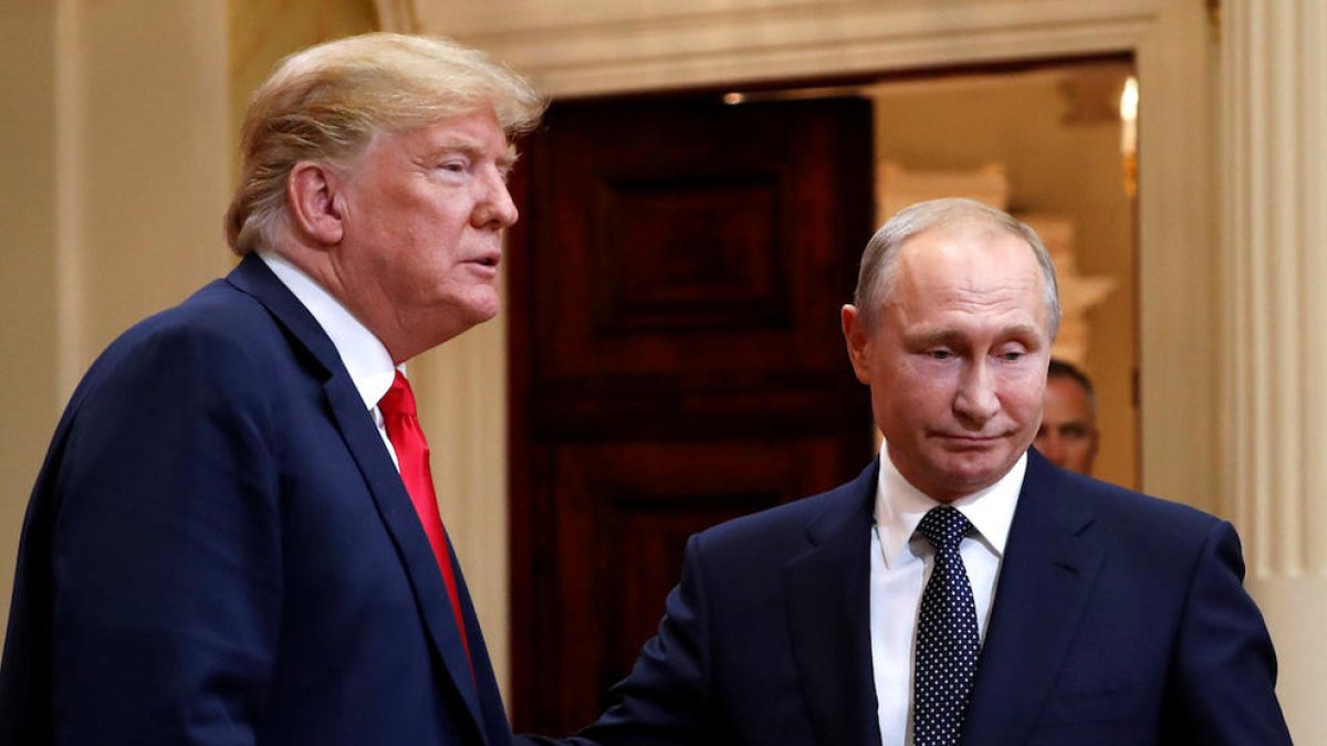 La retirada dels EUA d'un tractat clau fa témer una nova escalada nuclear