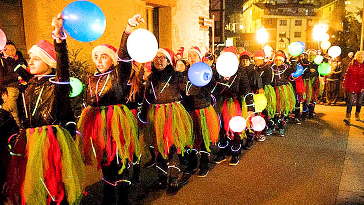 L'encesa de llums amb l'Esbart Valls del Nord