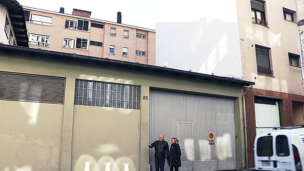 DA es compromet a entregar un terreny al Govern per fer-hi pisos