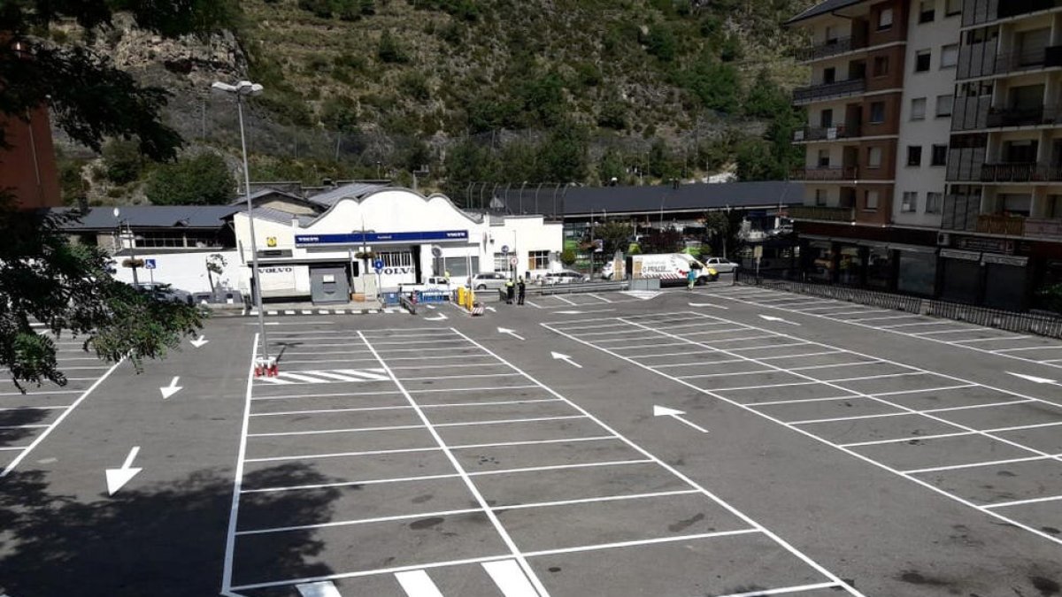 Millores a l'aparcament lauredià del Camp Gran