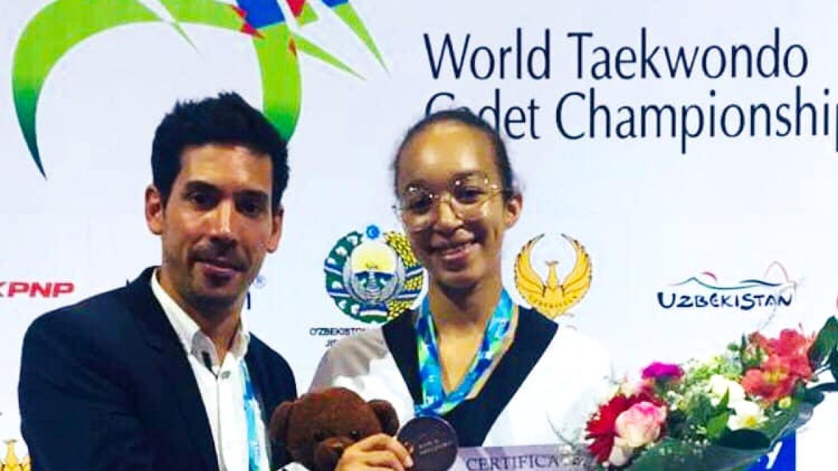 Ezoe Alberola es penja el bronze al Mundial cadet