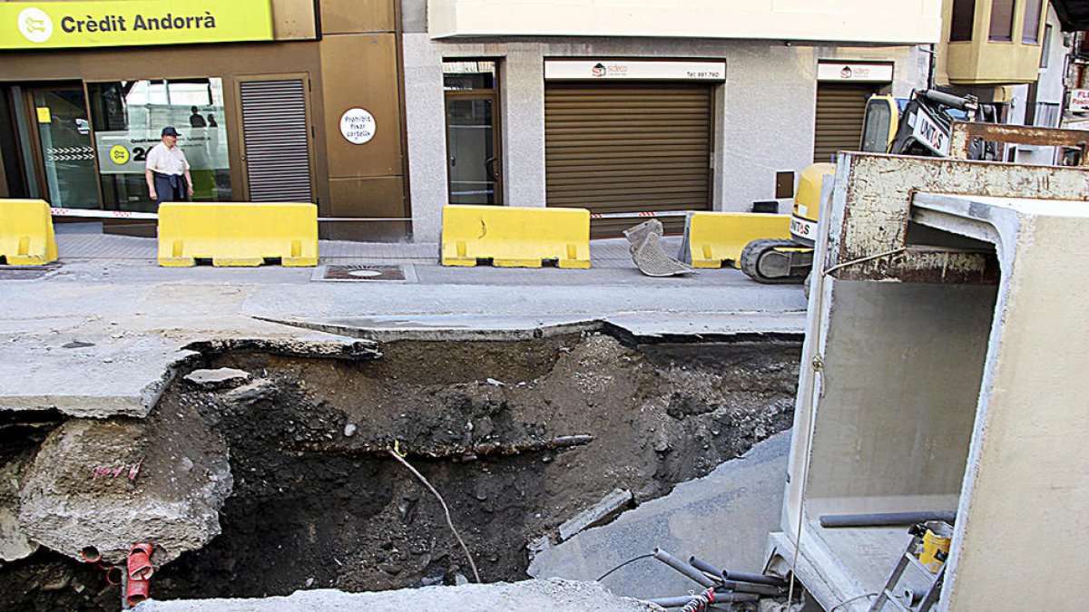 Afectacions per obres de remodelació de les avingudes Joan Martí i François Mitterrand