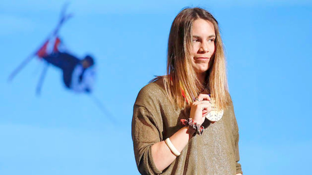 Maeva Estévez pateix fissures a quatre vèrtebres
i es fractura una costella a Suïssa