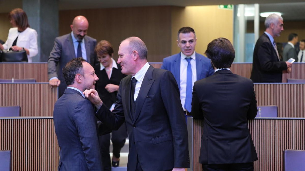 El Consell debat la proposta del PS de comprar habitatges amb el fons de jubliació