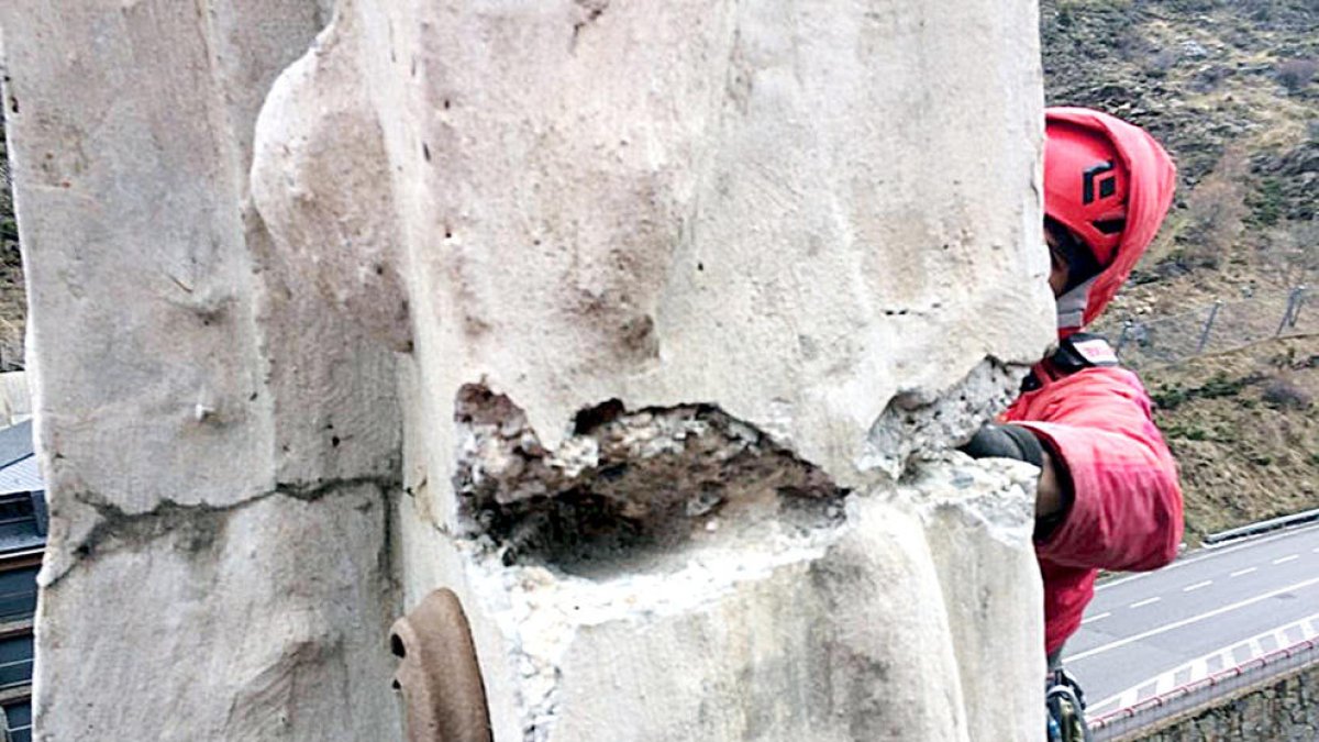 El comú diu que els treballs actuals al mur d'escalada són una coincidència