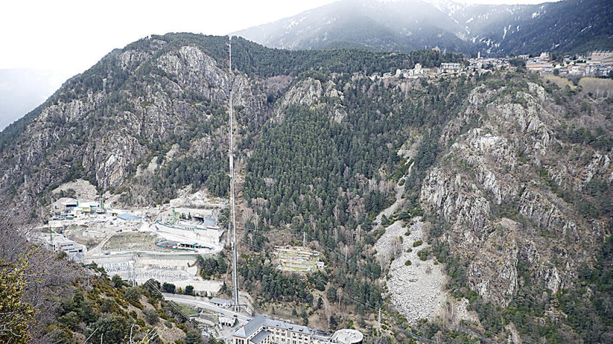 Espot anuncia que descarta finalment fer l'heliport a les Tresoles