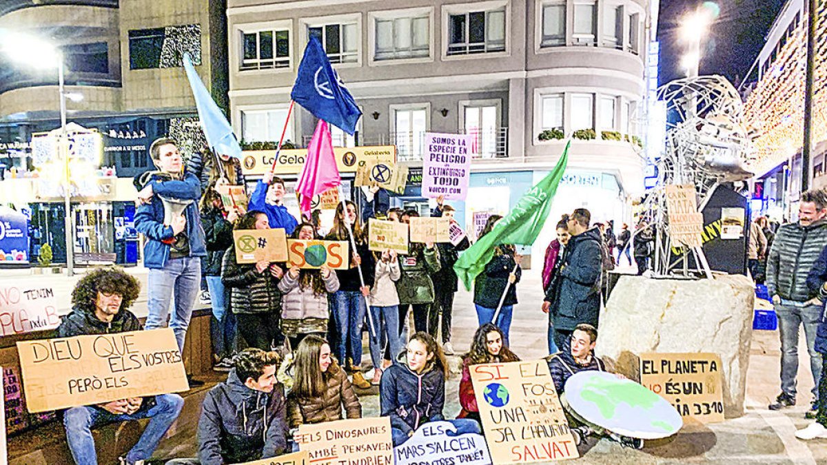 Fridays for Future demana que els polítics prenguin consciència