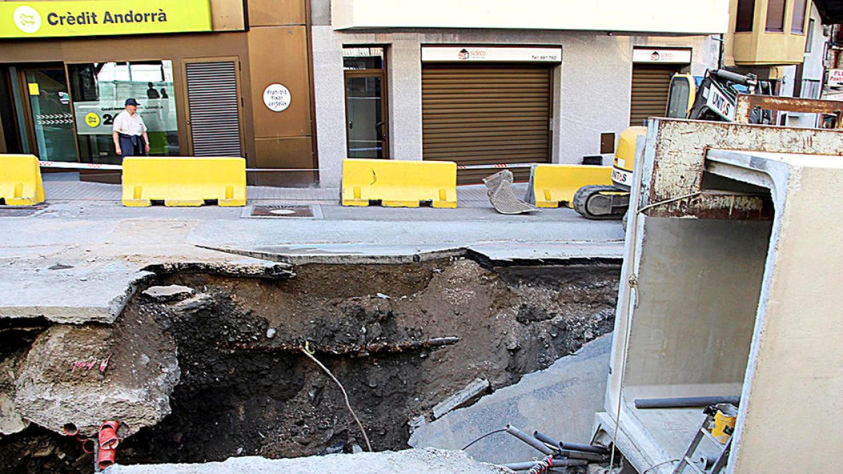 Les obres fan caure les vendes en un 50%