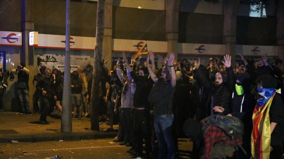 El govern simpatitza amb la protesta al Prat però justifica les càrregues