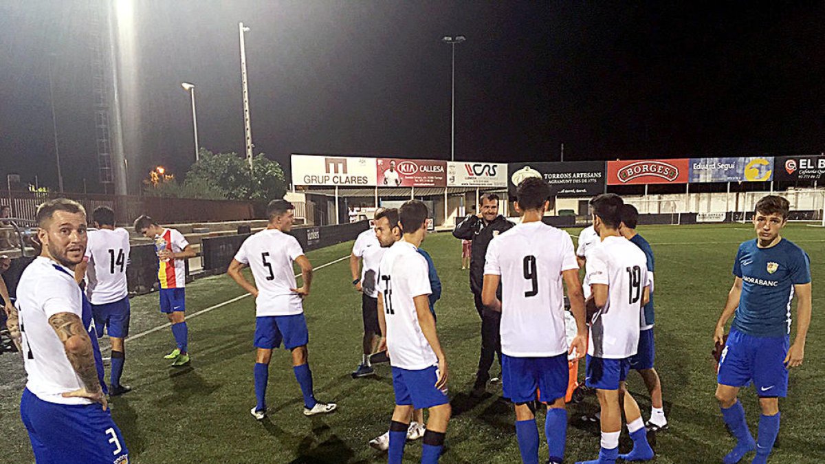Fernando Marqués ja no s'exercita amb l'FC Andorra i el filial comença a treballar