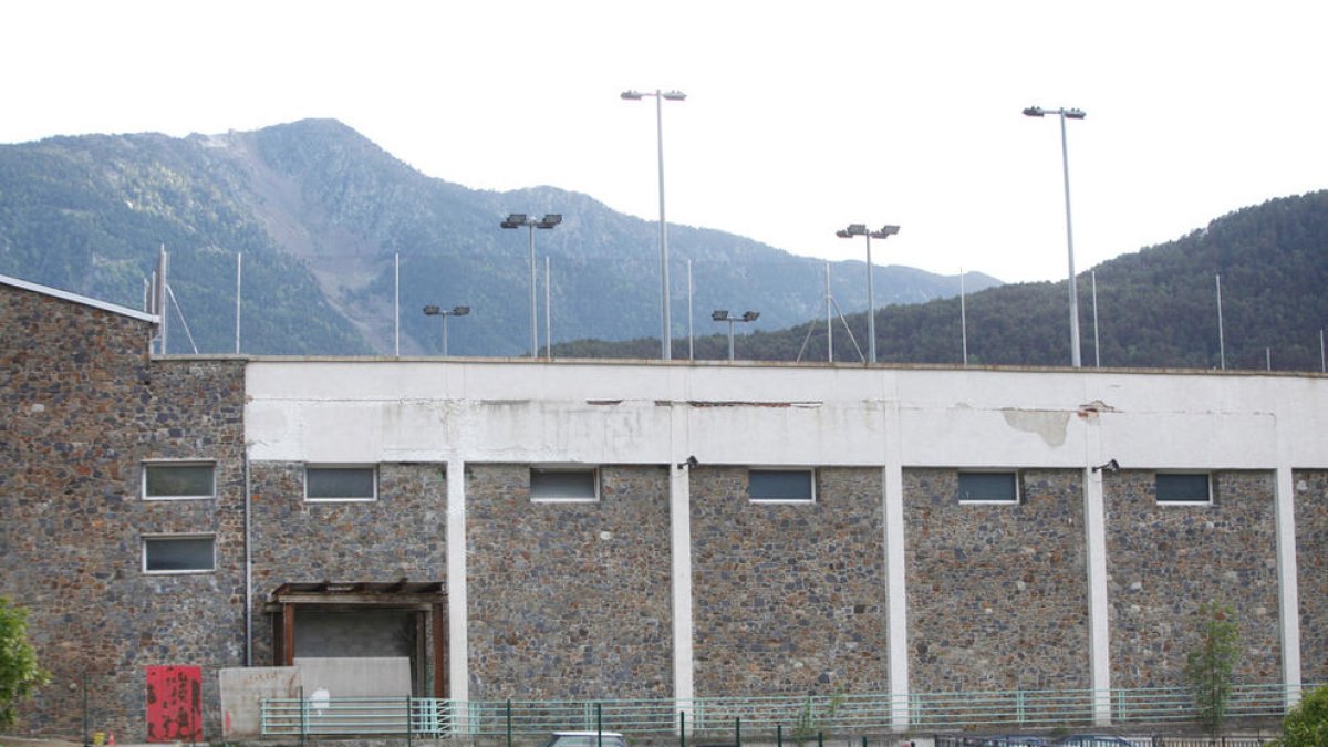 El comú enderrocarà l'edifici annex al pavelló de l'Aldosa