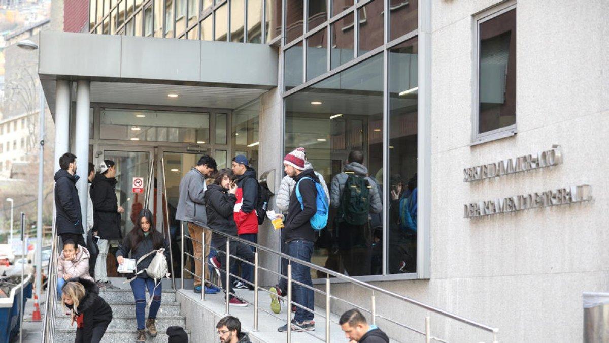 Un 17% més de permisos a extracomunitaris