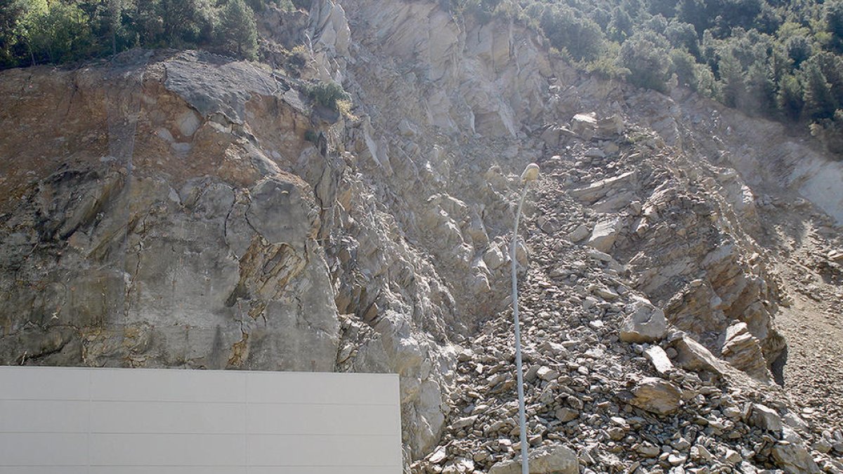 Nova caiguda de pedres a la Borda Sabater que obliga a tallar el trànsit