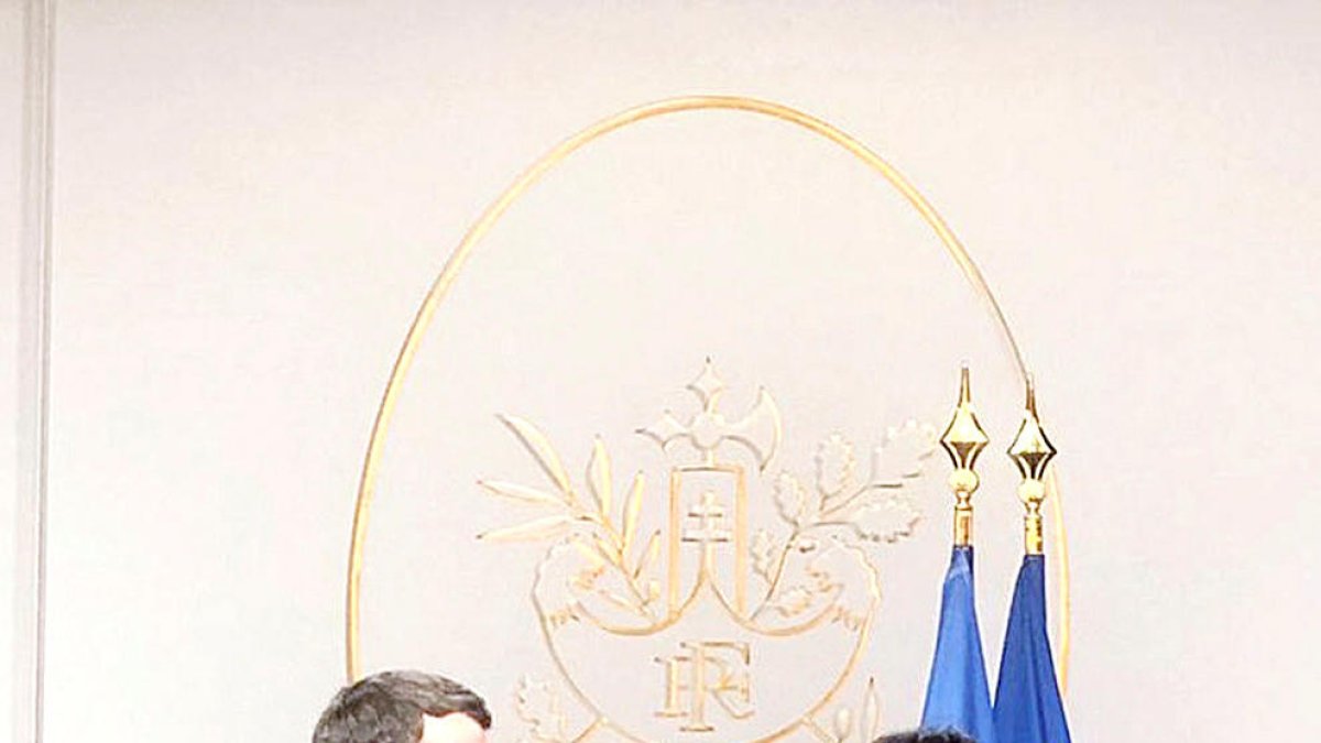 Presentació de cartes credencials a Macron