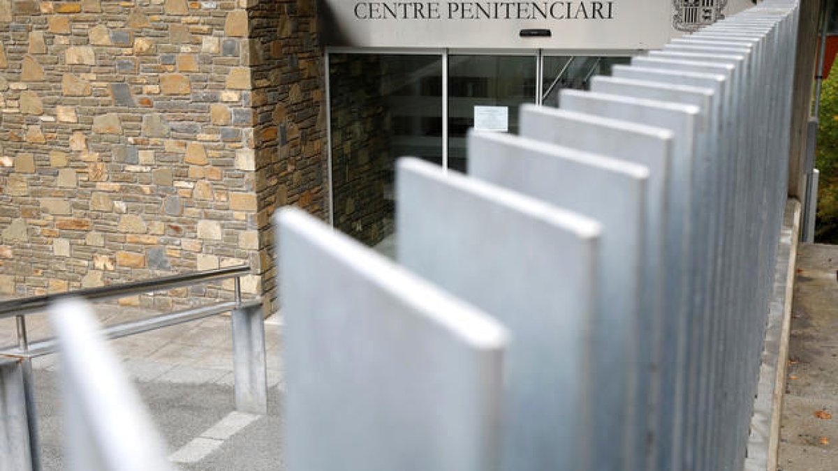 El pres preventiu en vaga de fam abandona la protesta