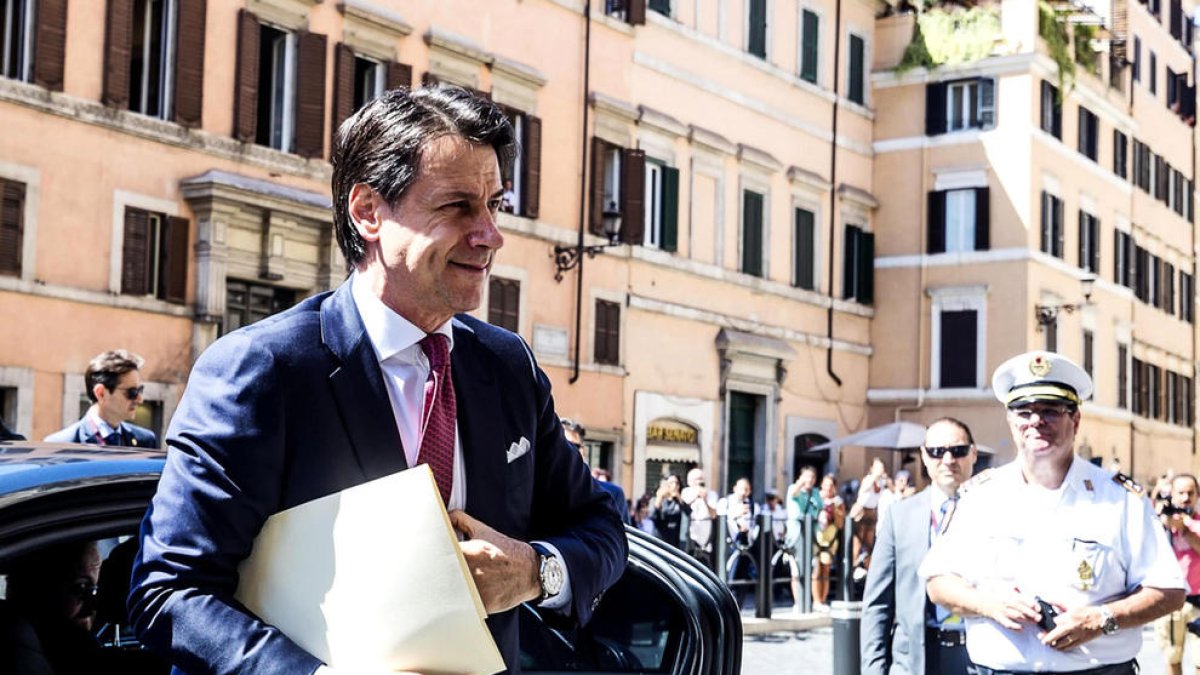 Dimiteix el primer ministre Conte després de la crisi de govern