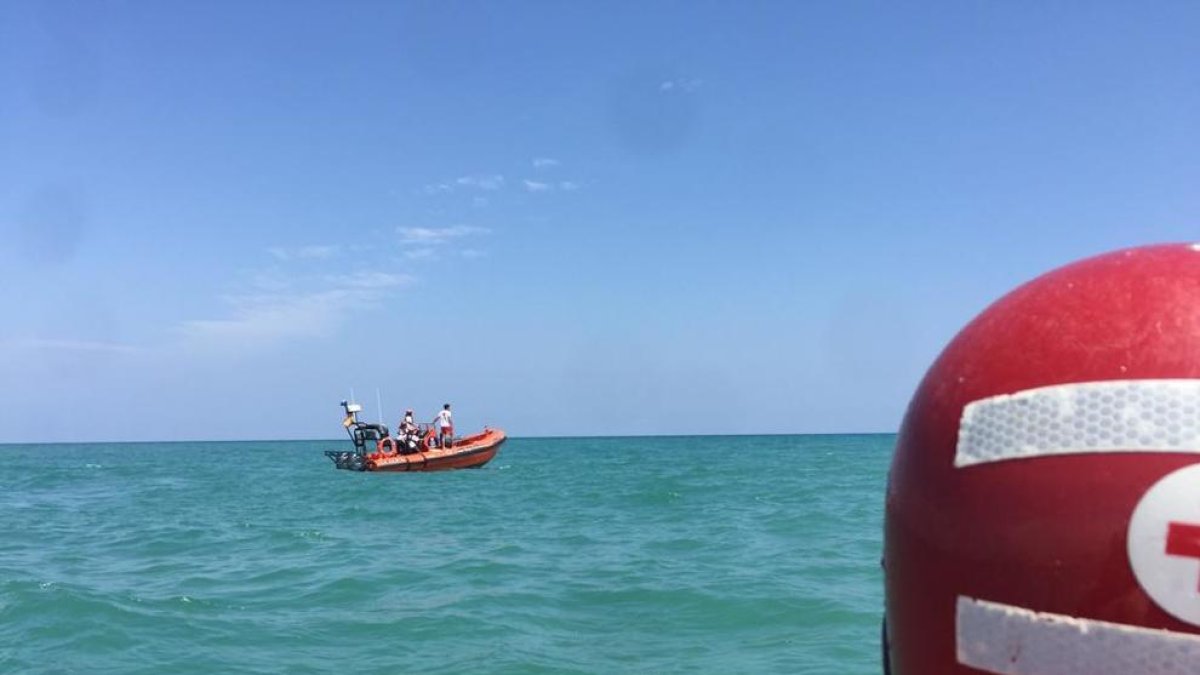 Mor un resident de 39 anys ofegat a la platja de Guardamar del Segura