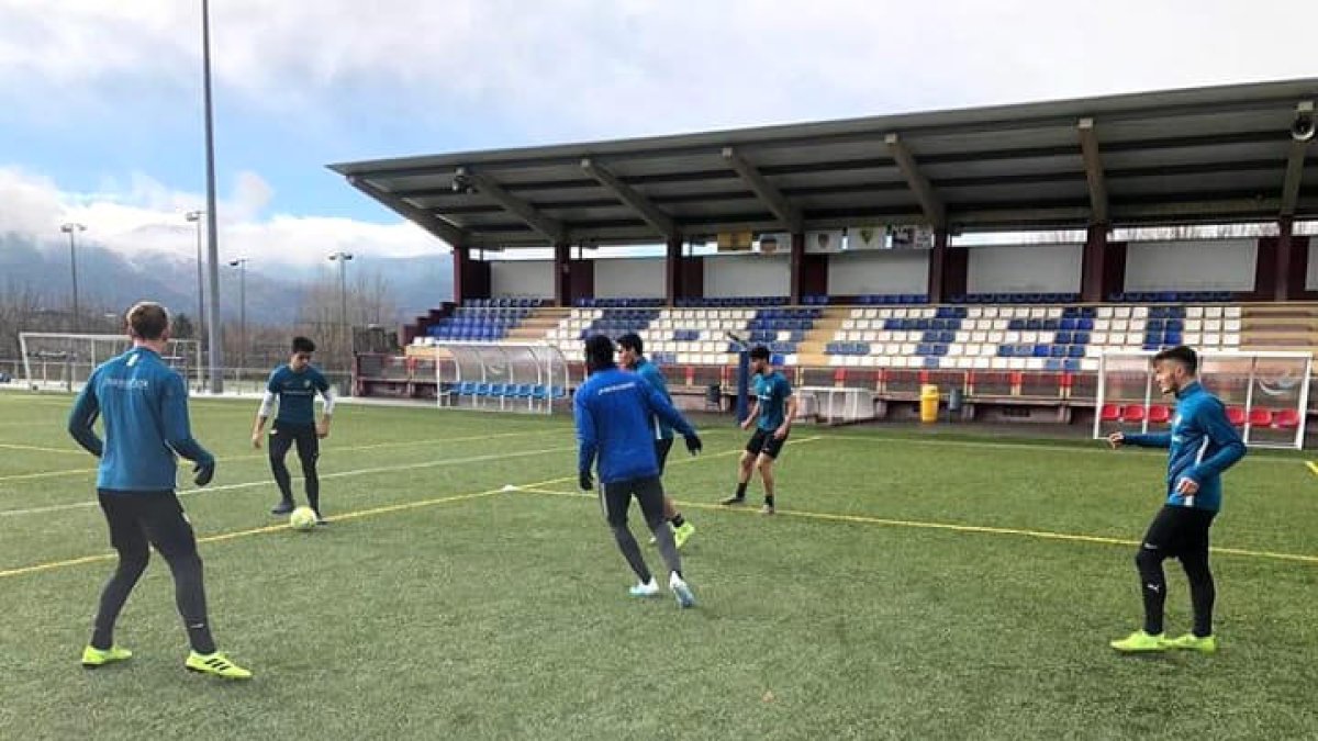 L'FC Andorra vol mantenir la seva solidesa a casa davant el València