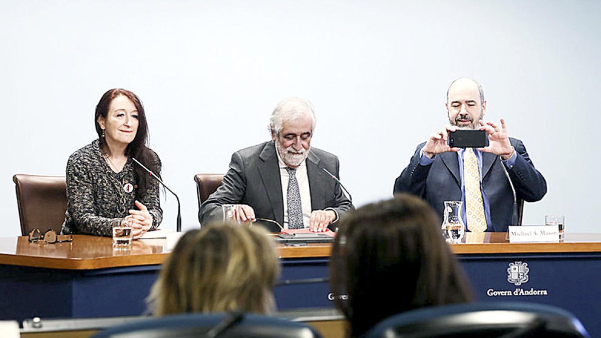 El 'cos diplomàtic' del català creix