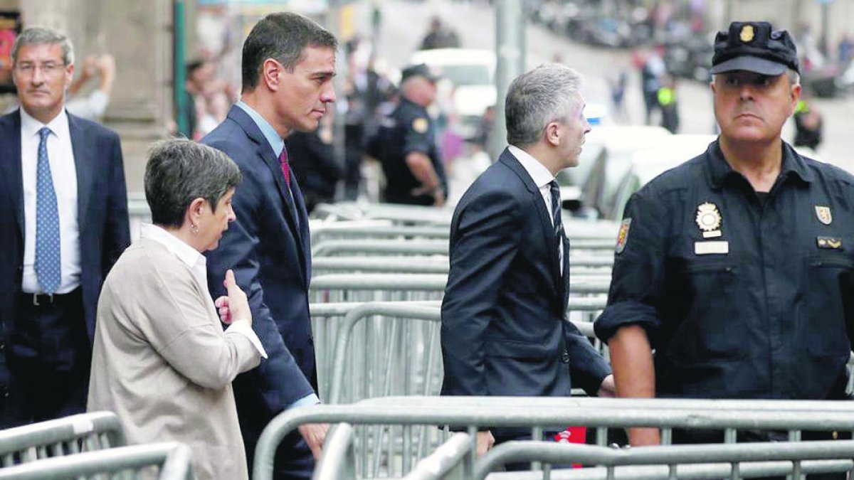Sánchez evita reunir-se amb Torra en una visita llampec a Barcelona