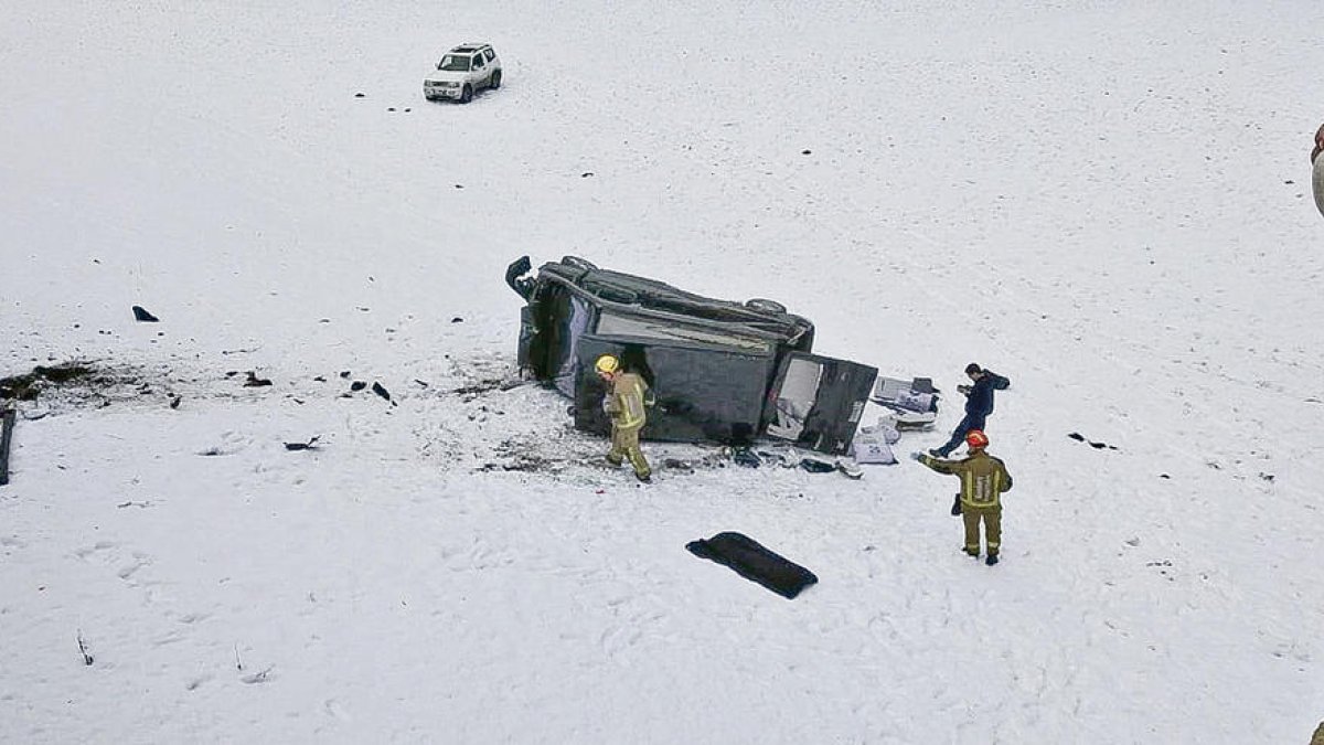 Una autocaravana cau per un talús a la cg-3 a Ordino