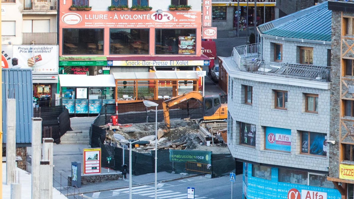 Setze veïns pagaran 216.411 euros de l'obra de l'entorn de l'església